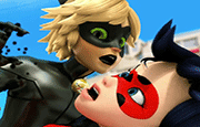 Rompecabezas Ladybug y Cat Noir Pelean